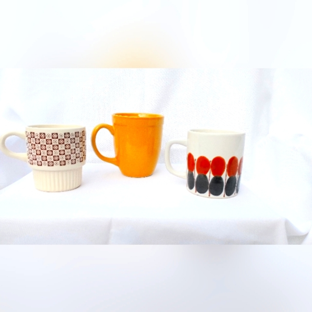 Retro  1970s Vintage Coffee Cup Mugs